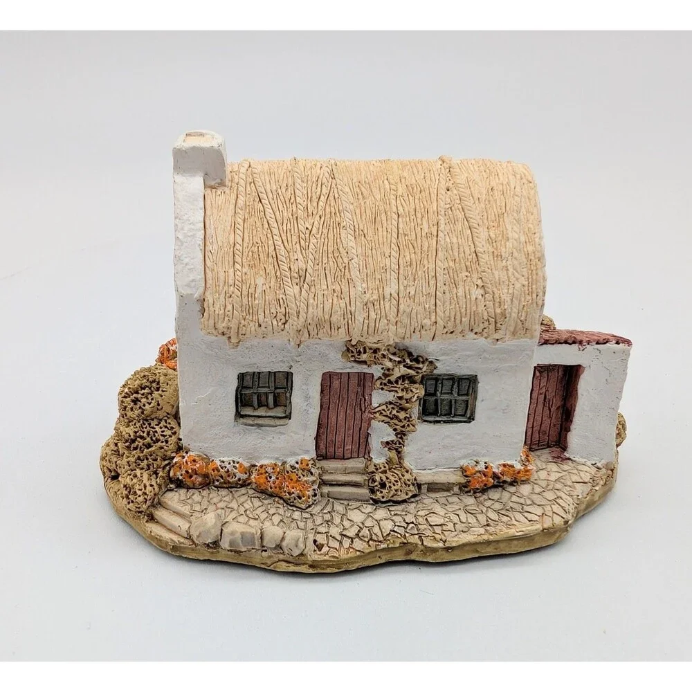 Donegal Cottage Lilliput Lane 1987 Miniature Figure Handmade Cumbria UK